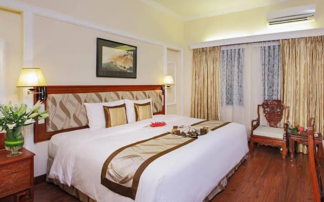 Royal Saigon - photo 3