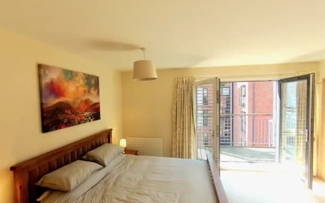 Charming 4 Bedroom Apartment by Royal Botanic Garden - photo 4