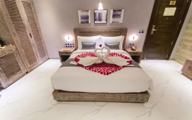 Samann Grand Hotel - photo 4