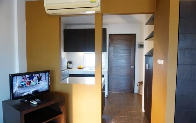 Phompassorn Apartment - photo 5