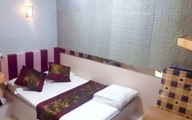 Royal Capital Hotel - photo 5