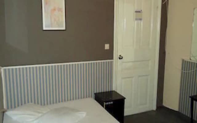 Zorbas Hotel - Hostel - photo 3