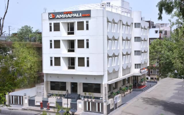 Hotel Amrapali Grand - photo 5