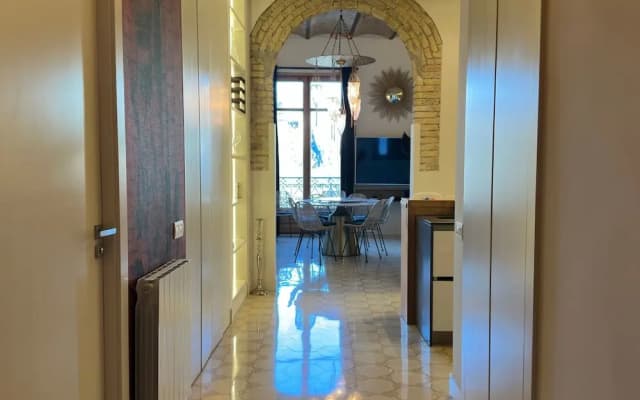 The Avenue 2BR Luxury Unit in Diagonal Ave - photo 4