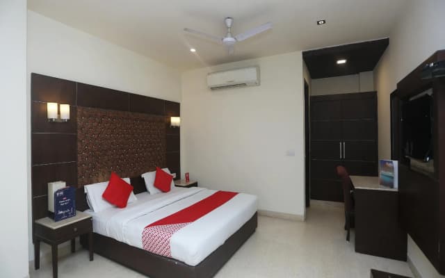 The Metropolis Guest House Near RK Ashram Metro Station - photo 2