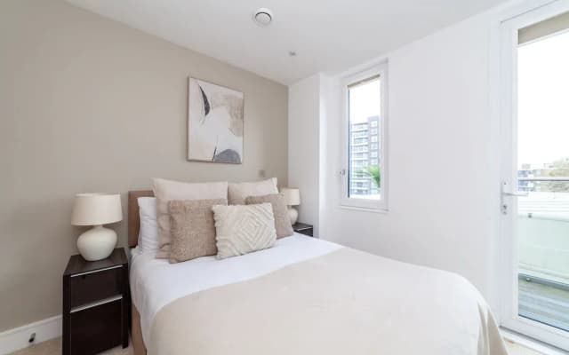 3 Bed Flat by Limehouse Basin - photo 5