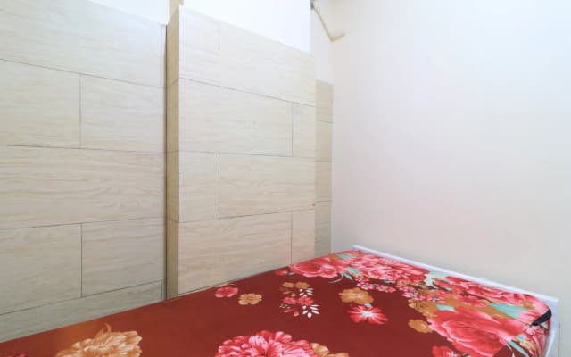 Eiffel Residence Batu Tulis 37 - Female Only - photo 3