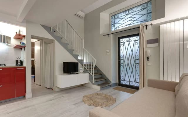 Around Florence Apartments - photo 4