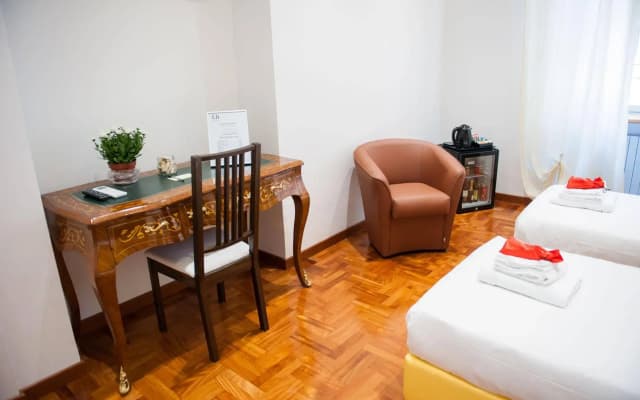 Lh Royal Suites - photo 5