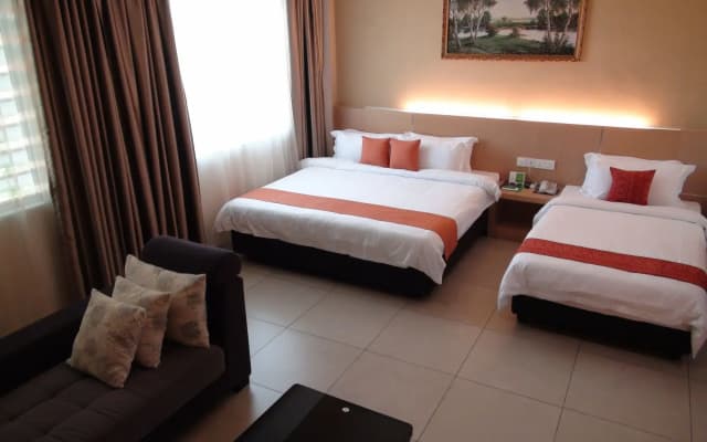 Paragon Lutong Hotel - photo 4