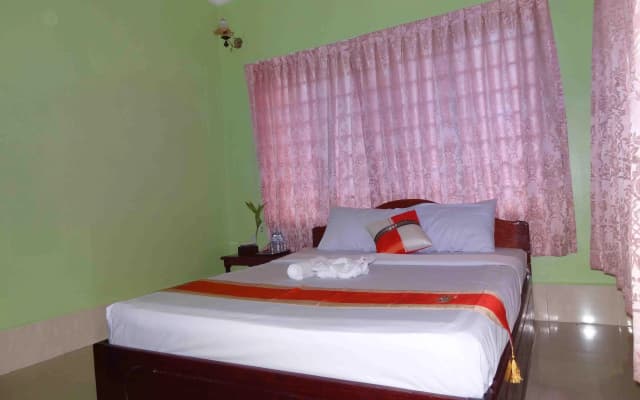 Cheata Inn - photo 2