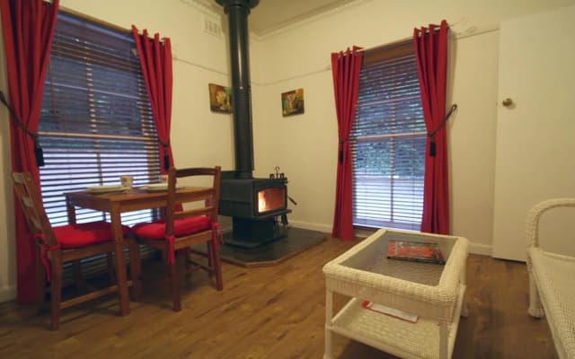 Tudor Cottages Mt Dandenong - photo 5