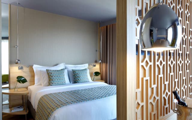 Zeus Wyndham Grand Athens Hotel - photo 3