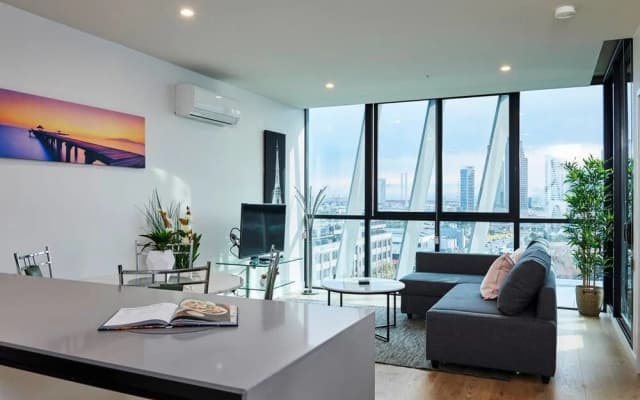 Panoramic Melbourne Views from Stylish Apartment - photo 5