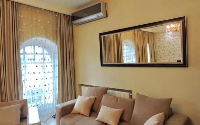 Central House - photo 3