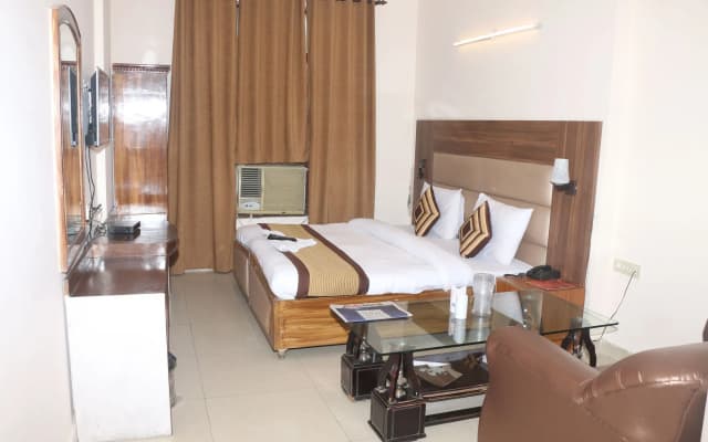 Hotel Kashish Plaza - photo 4