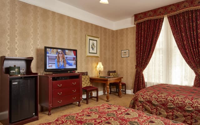Queen Anne Hotel - photo 3