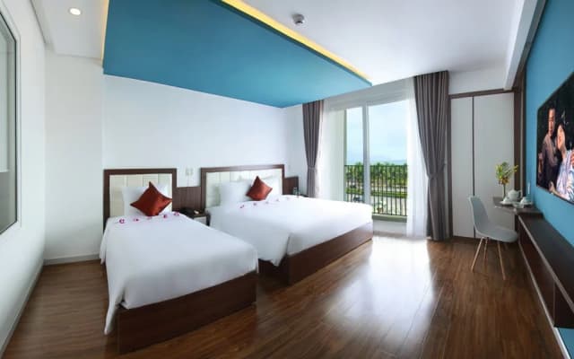 Rich Hotel - photo 3