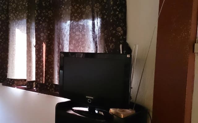 Queen Suriya's Hostel - photo 3