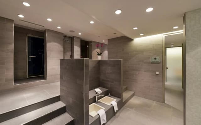 Leonardo Hotel Berlin KU'DAMM - photo 2