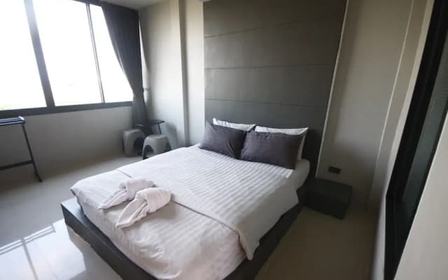 Koh Larn Villa Resort - photo 4