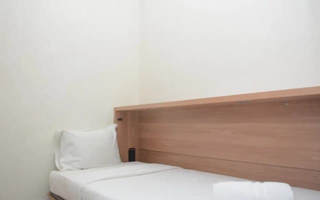 Cozy 2BR Apartment at Green Pramuka City near Mall - photo 2