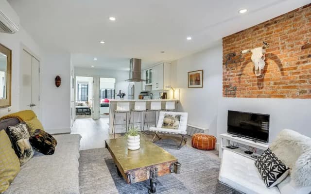 Shared Yard Space! Garden-level Unit in Bed-stuy - photo 2