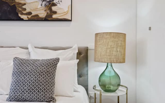 HomeHotel Luxurious Immaculate 3 Bed Apt - photo 2
