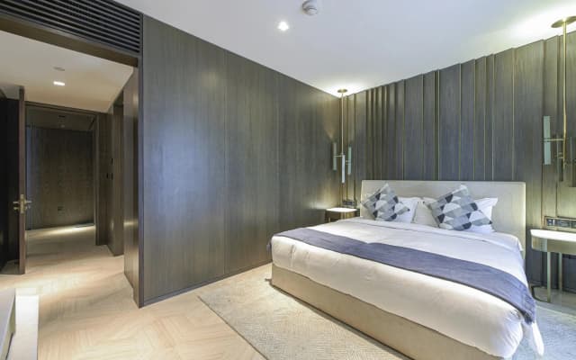 DXB - Five - 41102 - PJ - photo 2