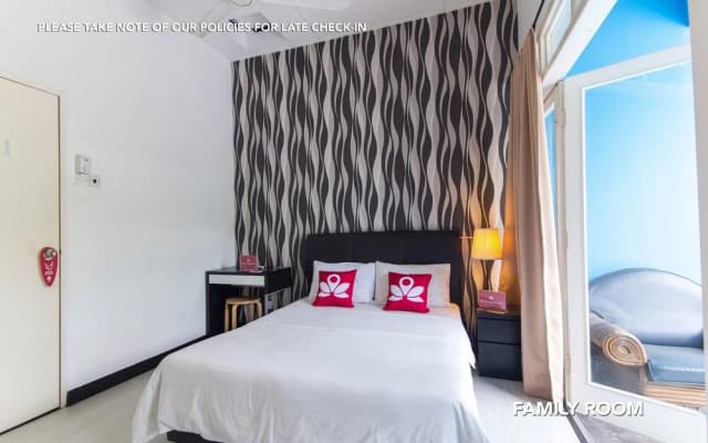 Sahabat Guesthouse - photo 2