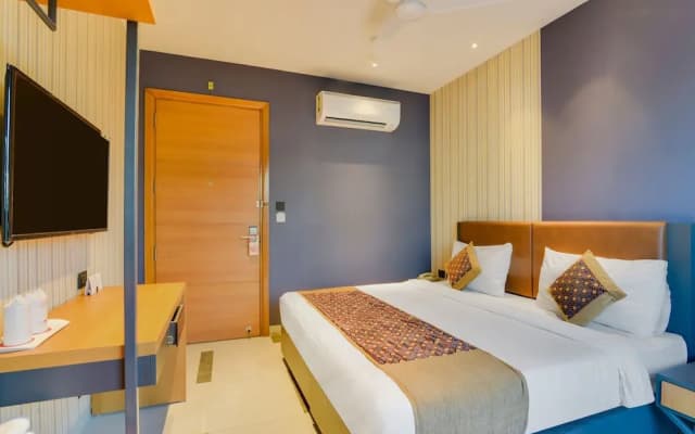 Hotel Blue Stone - Nehru Place - photo 4