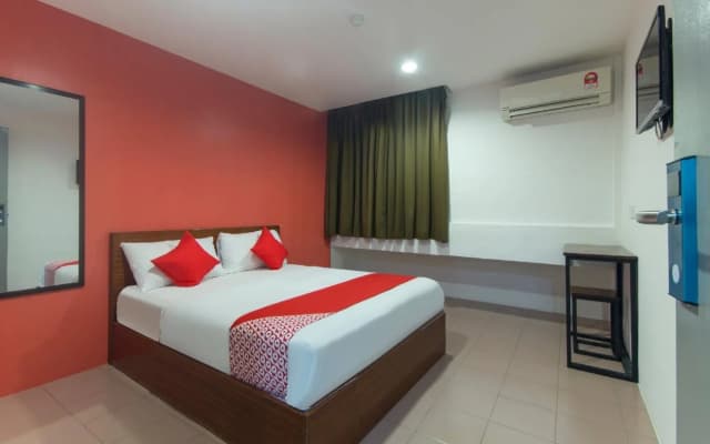 Lux Hotel - photo 2