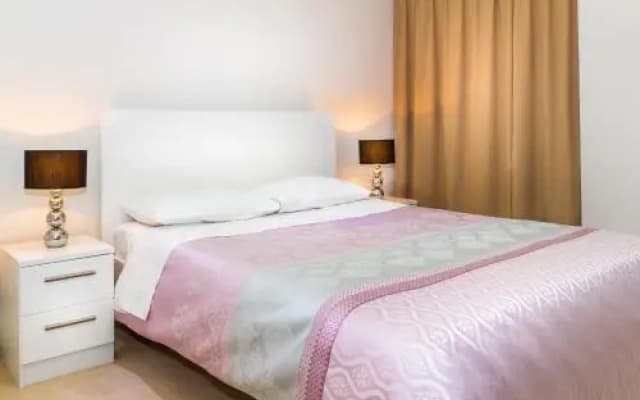 Surbiton Hills Apartment - photo 3