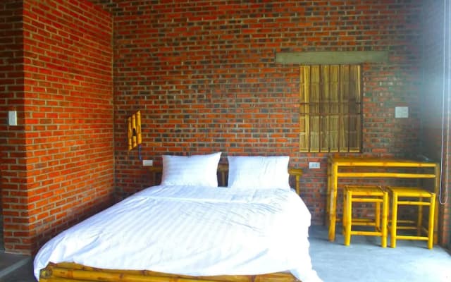 Ba's Garden Beachside Homestay - photo 3