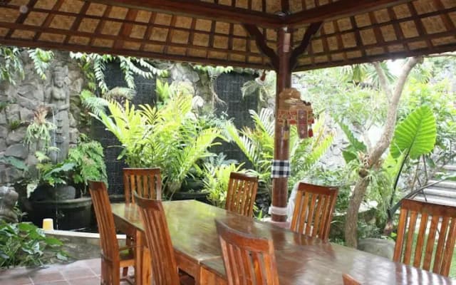Budi Guesthouse - photo 4