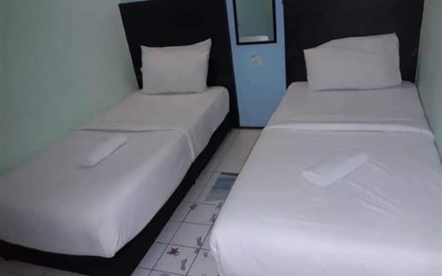 SPOT ON 89698 Budget Inn Hotel - photo 4