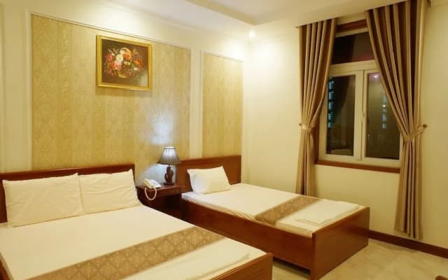 L Na Villa Hotel - photo 4
