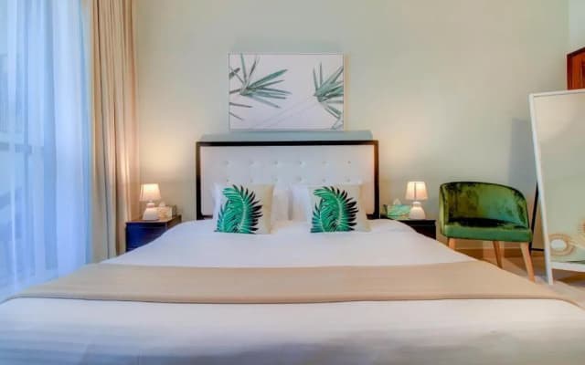 Durrani Homes - Luxurious Studio near Dubai Mall with pool view - photo 2