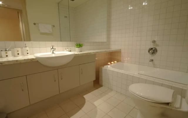 Executive Elwood Apartment - photo 4