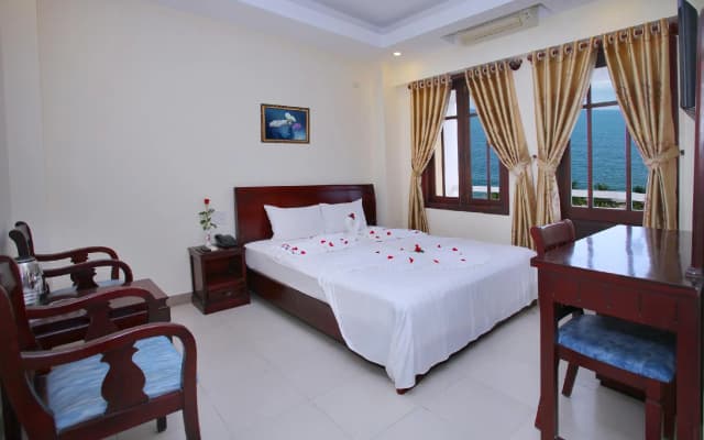 Moonlight Bay Hotel - photo 2