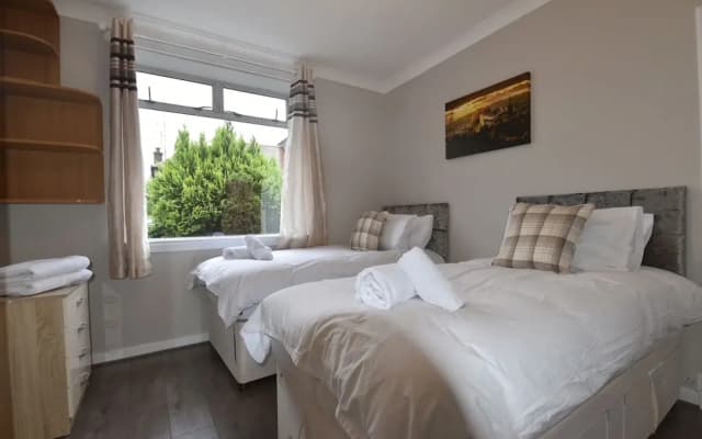 First Sighthill Villa - photo 2