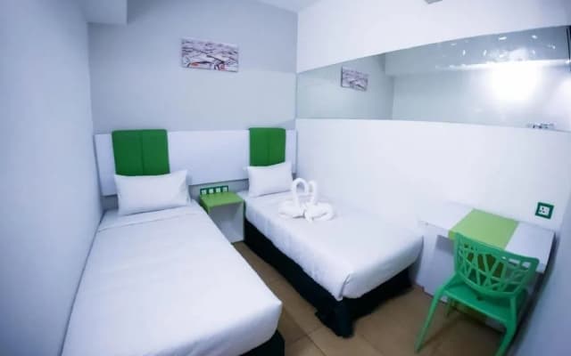 OYO 1003 Rich Calton Hotel - photo 5