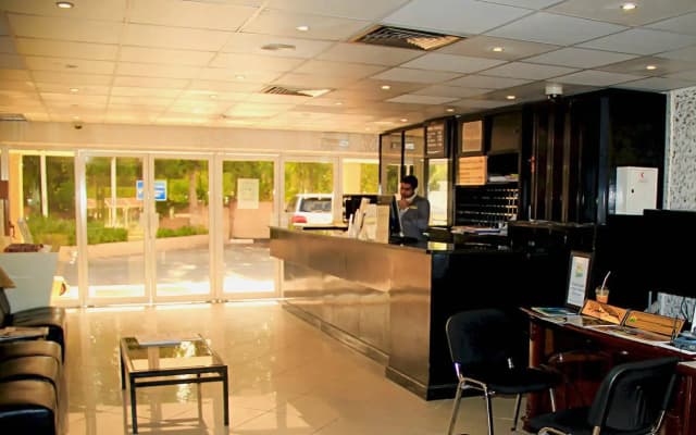 Golden Beach Motel - photo 2