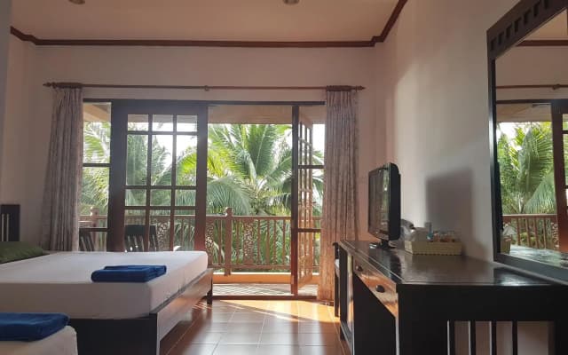 First Villa Beach Resort - photo 2