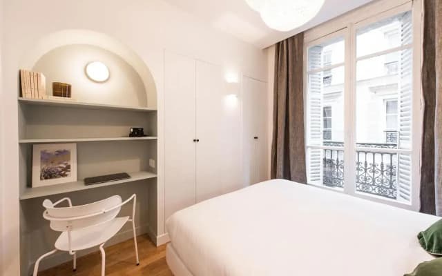 Central And Renovated Parisian Apartment, 6-7 Guests - photo 4