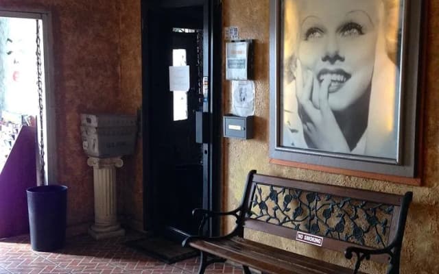Hollywood Dream Suites - photo 2
