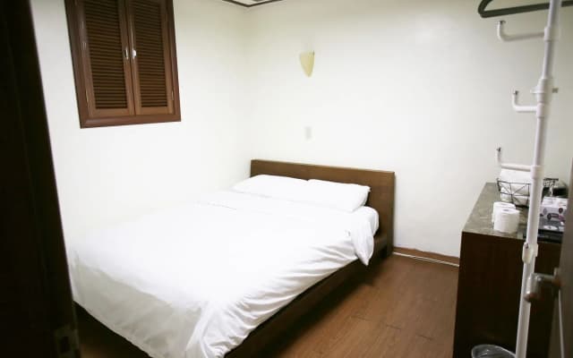 Sinchon Sisters Hostel - photo 5