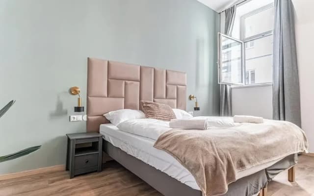 Chic 1BR Apartment Near Westbahnhof - photo 2