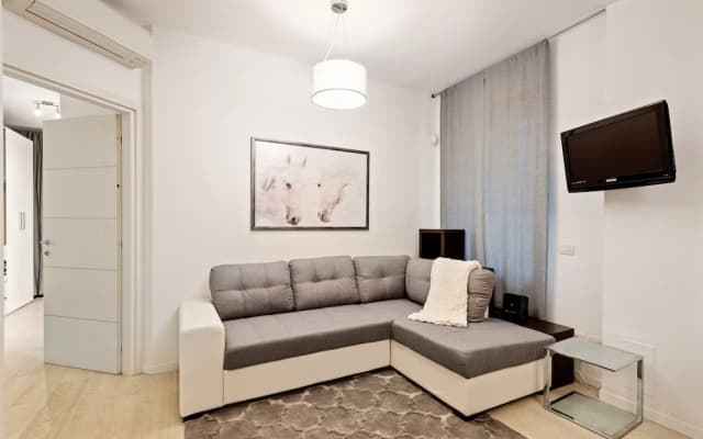 Broletto a - photo 5