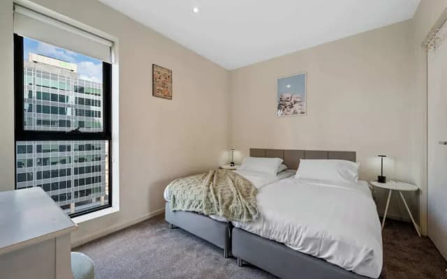 A Spacious 2BR Apt Near Melbourne Central - photo 2